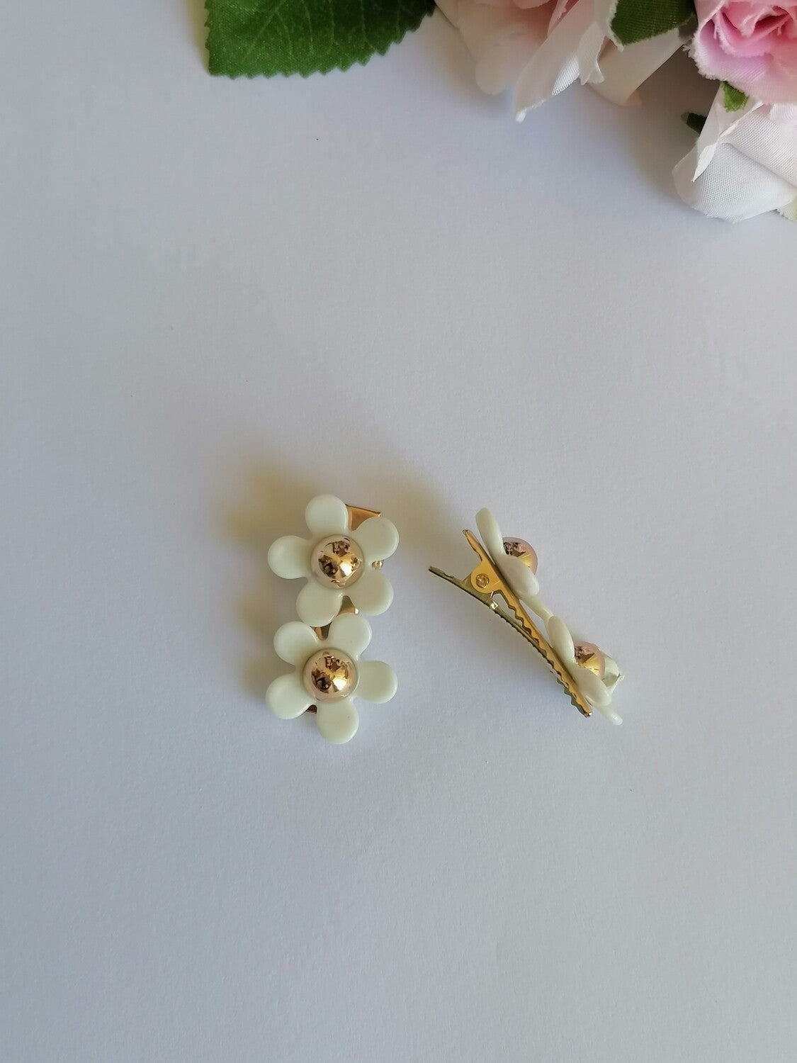 Kiddies White & Gold Flower Hair Clips 2pcs