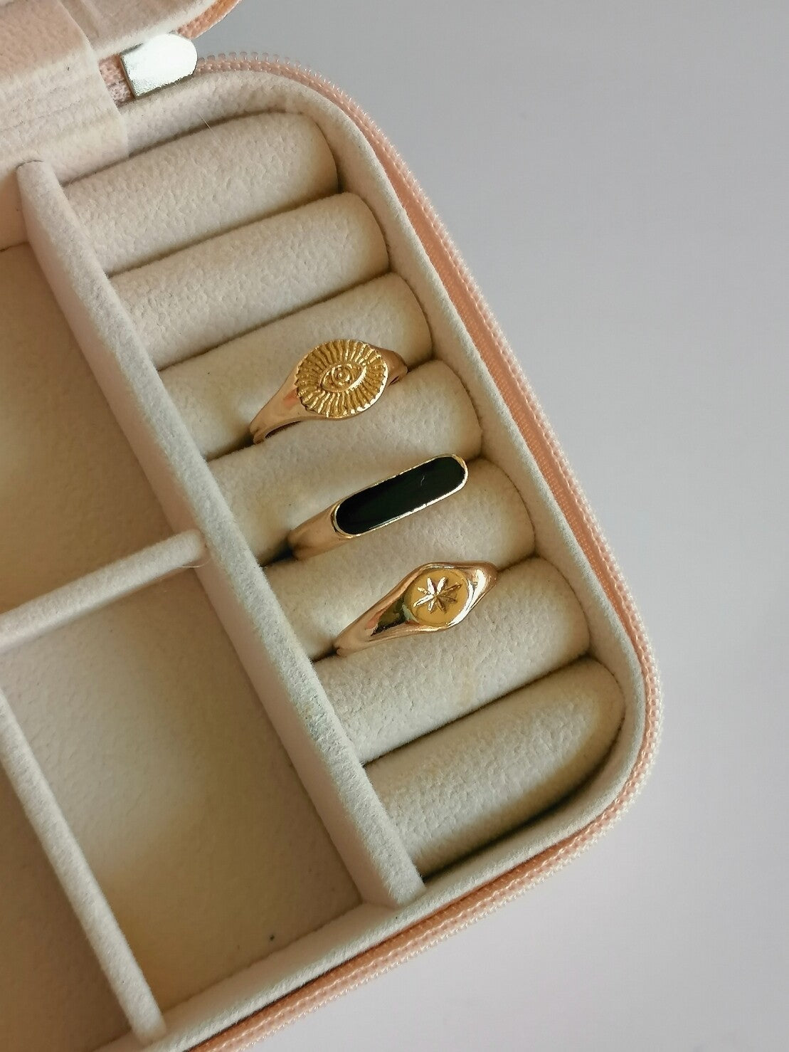 3pcs Gold Textured Signet Ring Set