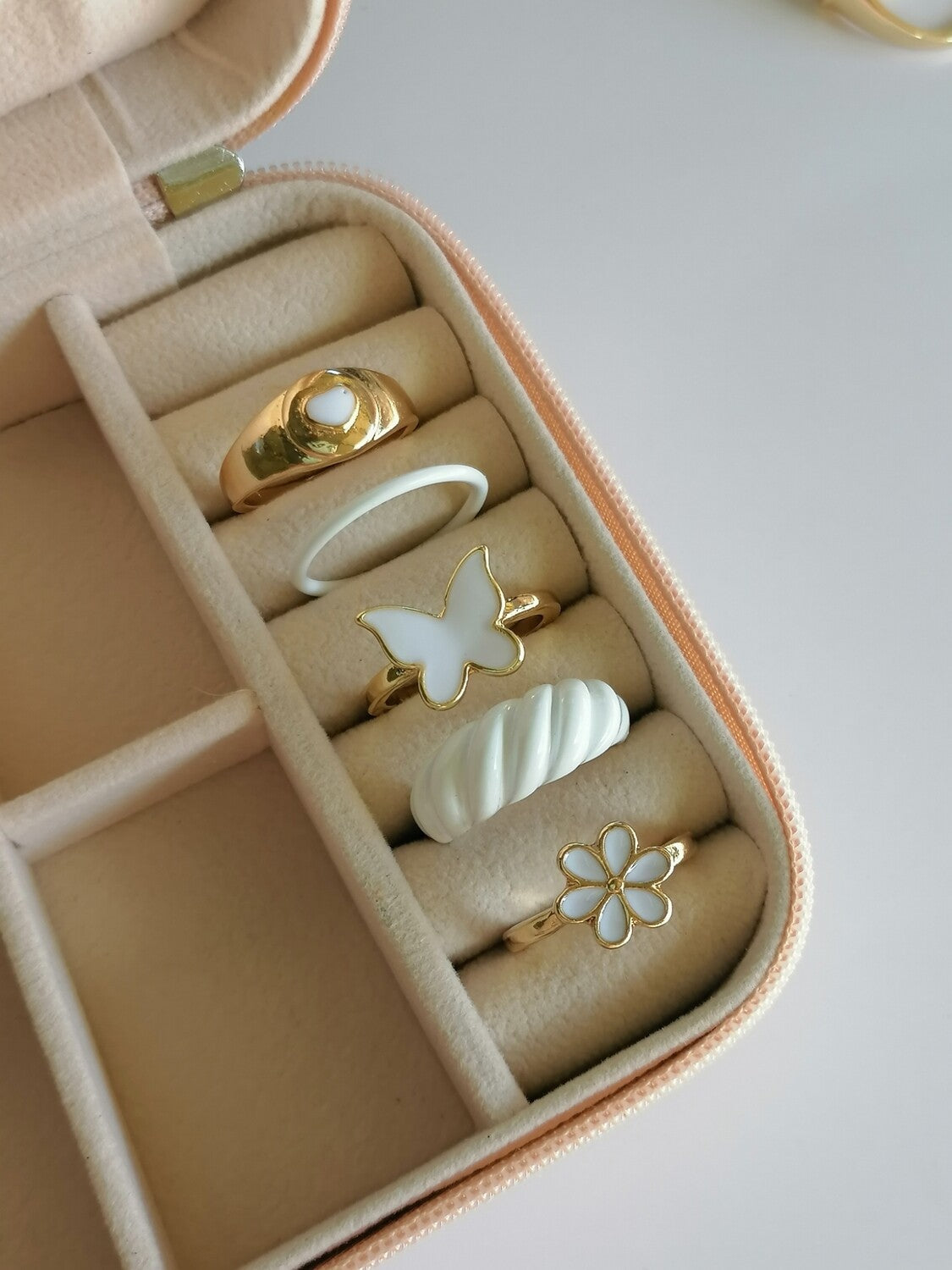 5pcs White & Gold Ring Stack