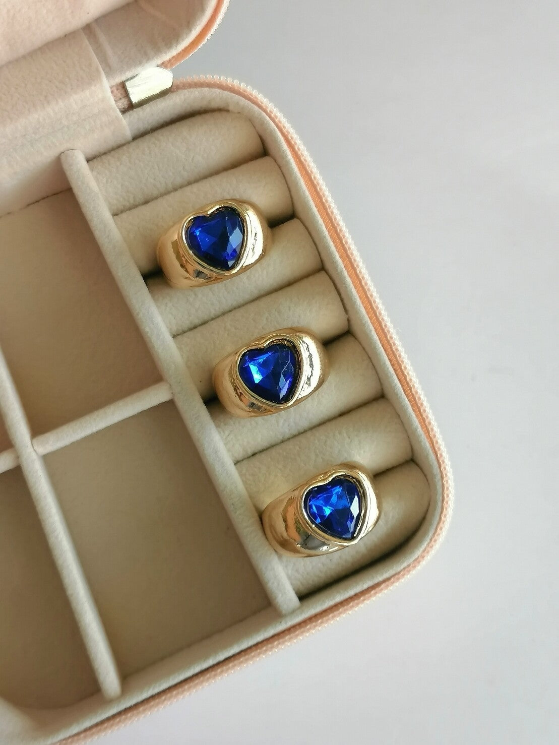 (T&C) Blue Mega Heart Ring