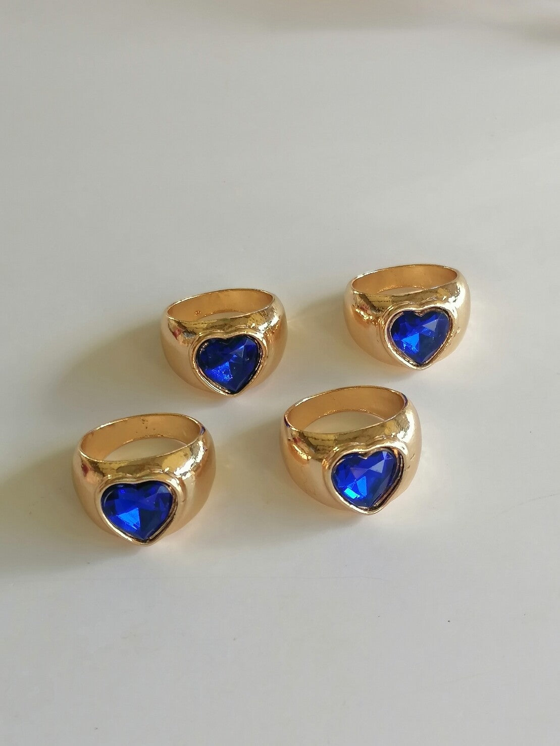 (T&C) Blue Mega Heart Ring