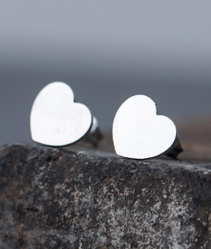 Heart Stud Earrings (2 Colors)