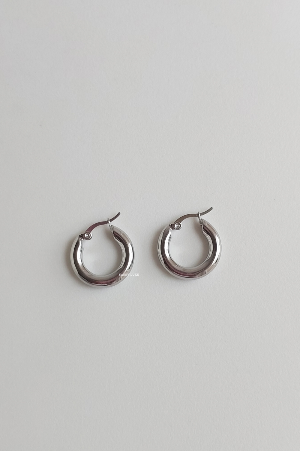 Amara Hoop | Minimalistic Classic Hoops